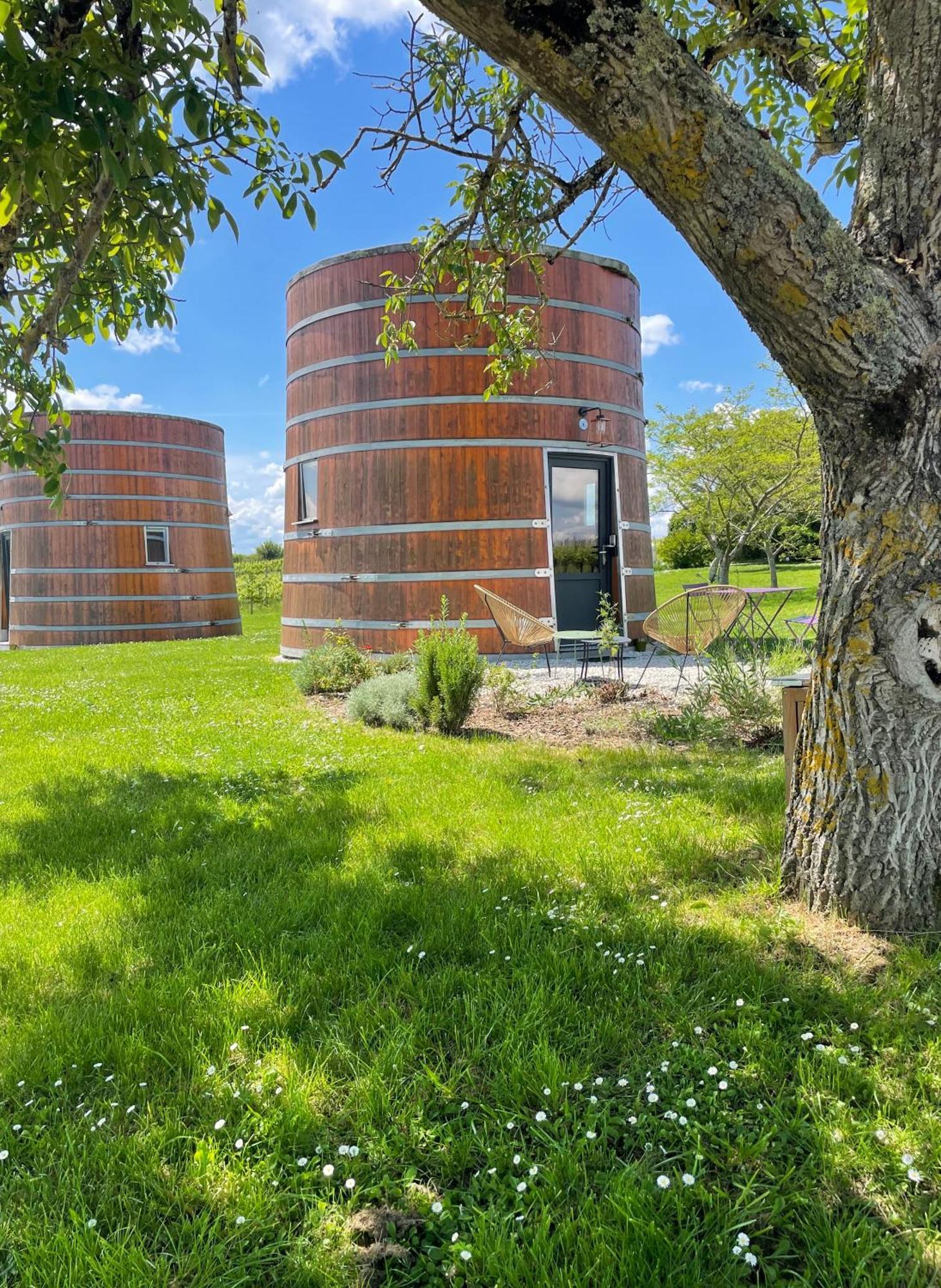 Saint-Jean-de-Blaignac Coup 2 Foudres Bed & Breakfast エクステリア 写真