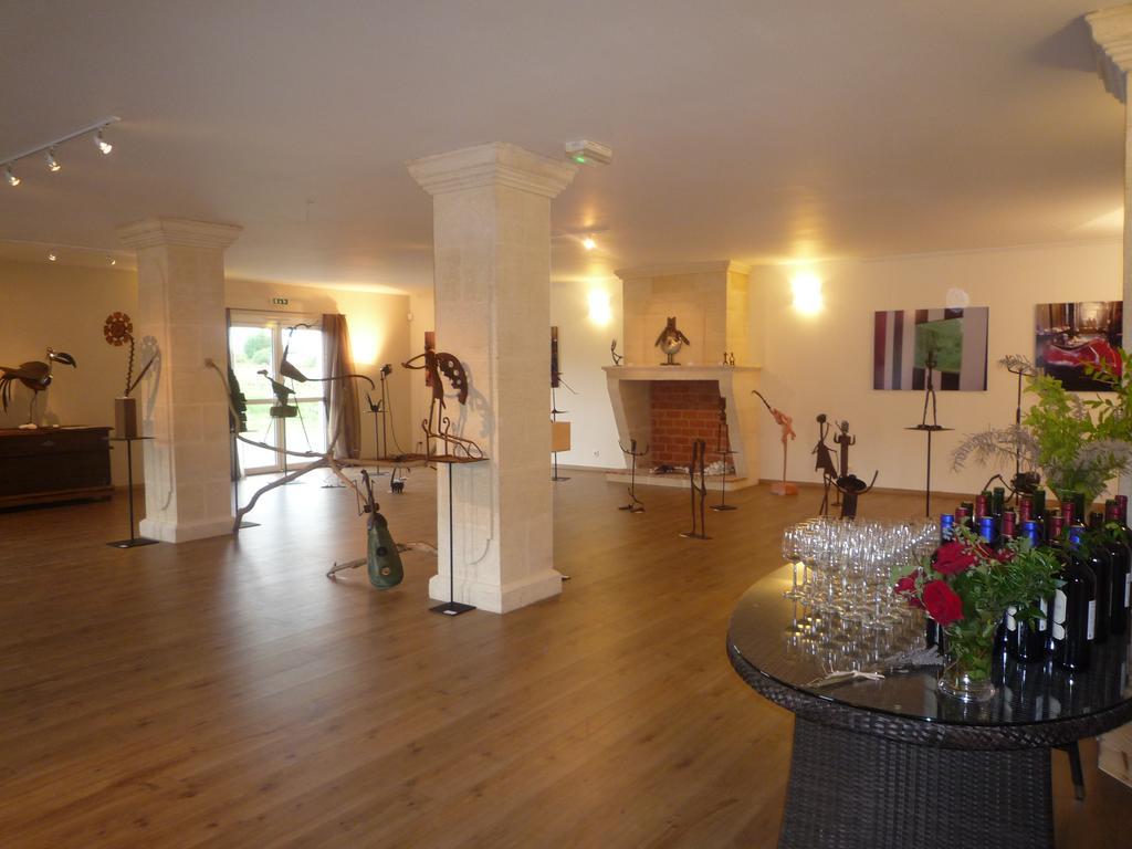 Saint-Jean-de-Blaignac Coup 2 Foudres Bed & Breakfast エクステリア 写真