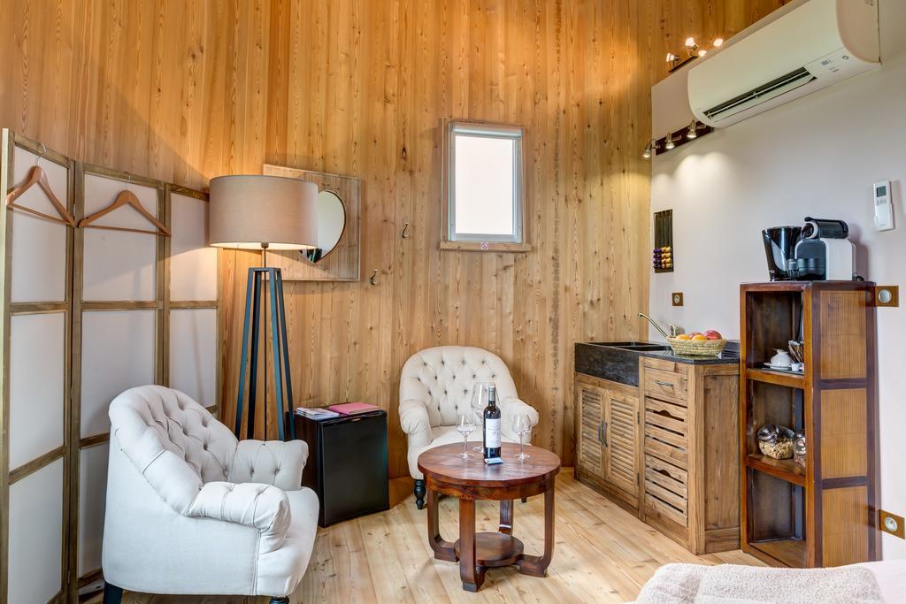 Saint-Jean-de-Blaignac Coup 2 Foudres Bed & Breakfast エクステリア 写真