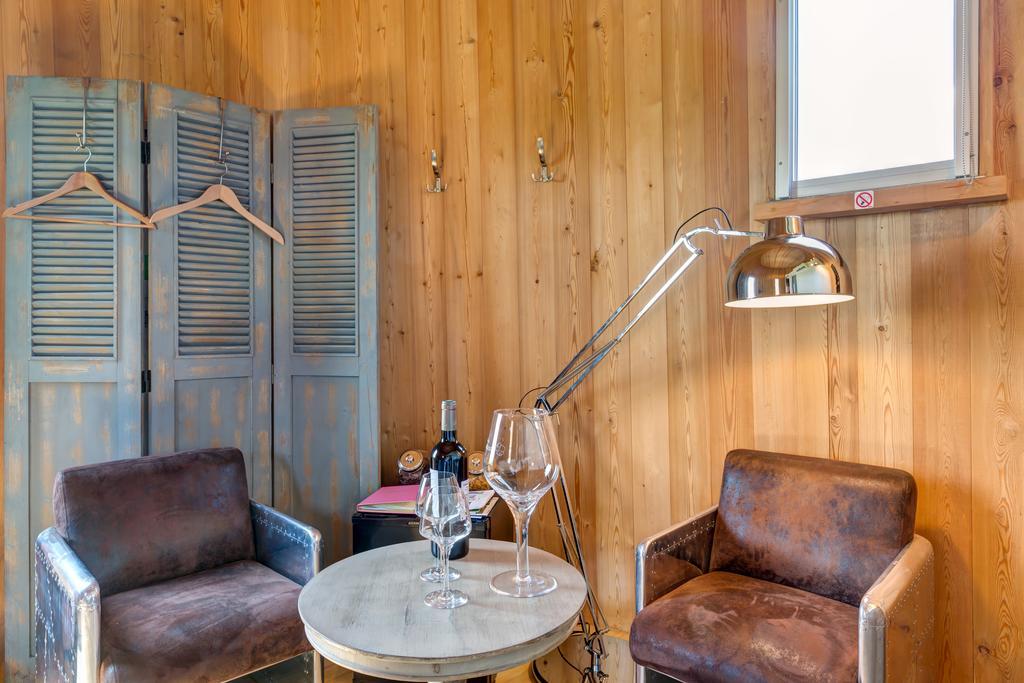 Saint-Jean-de-Blaignac Coup 2 Foudres Bed & Breakfast エクステリア 写真