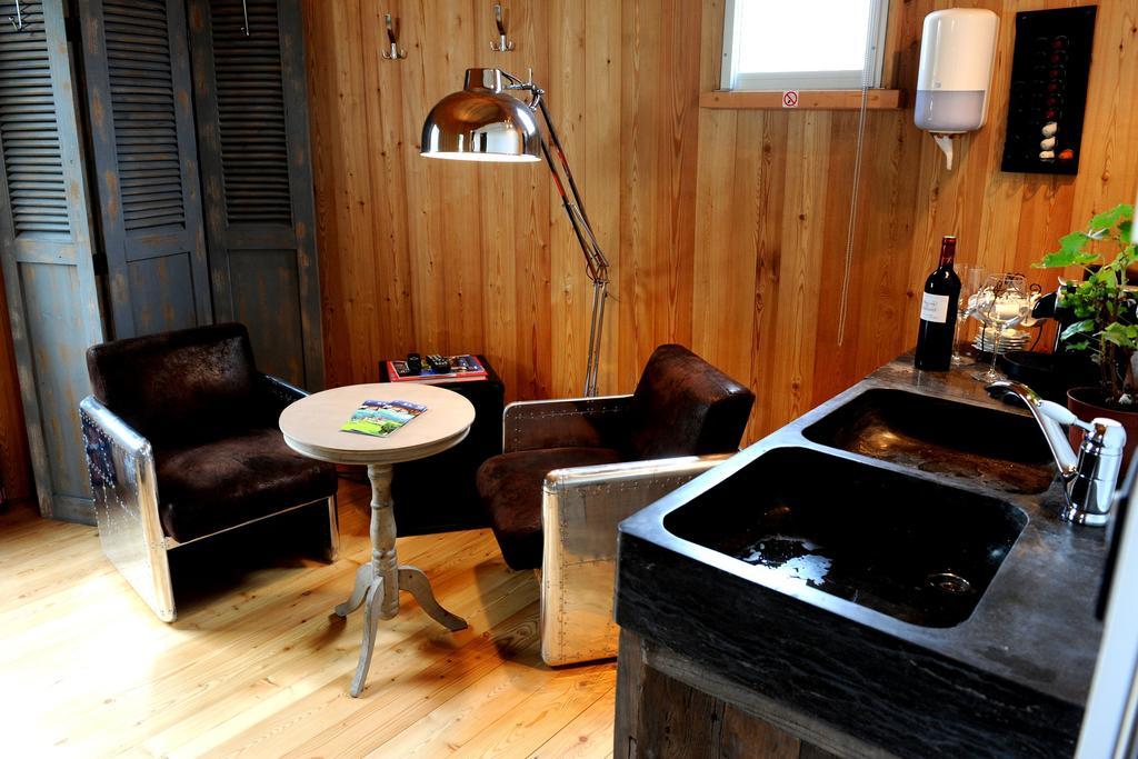 Saint-Jean-de-Blaignac Coup 2 Foudres Bed & Breakfast エクステリア 写真