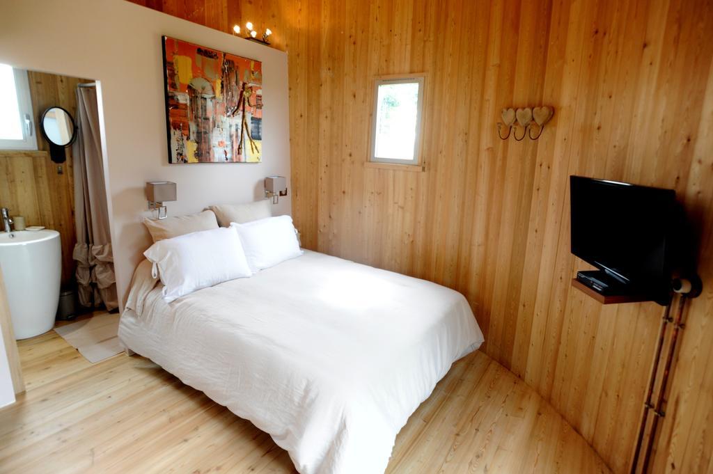 Saint-Jean-de-Blaignac Coup 2 Foudres Bed & Breakfast エクステリア 写真