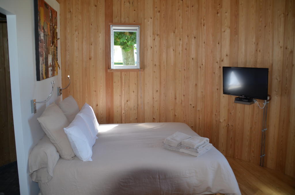 Saint-Jean-de-Blaignac Coup 2 Foudres Bed & Breakfast 部屋 写真