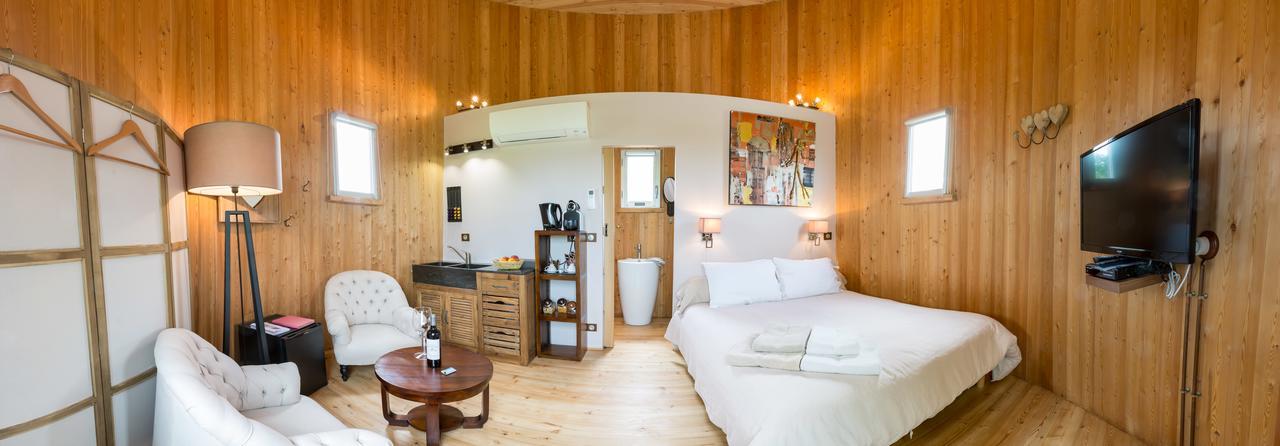 Saint-Jean-de-Blaignac Coup 2 Foudres Bed & Breakfast エクステリア 写真