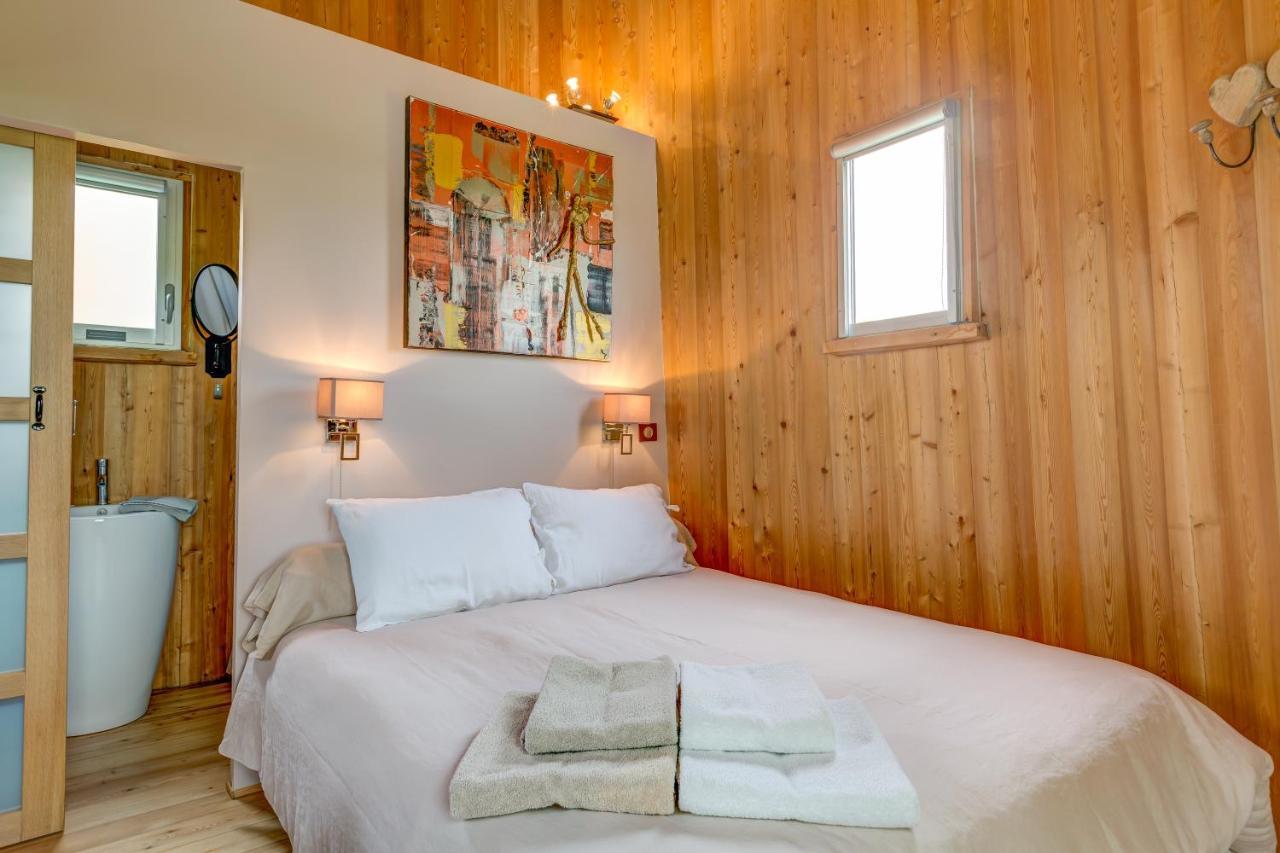 Saint-Jean-de-Blaignac Coup 2 Foudres Bed & Breakfast エクステリア 写真